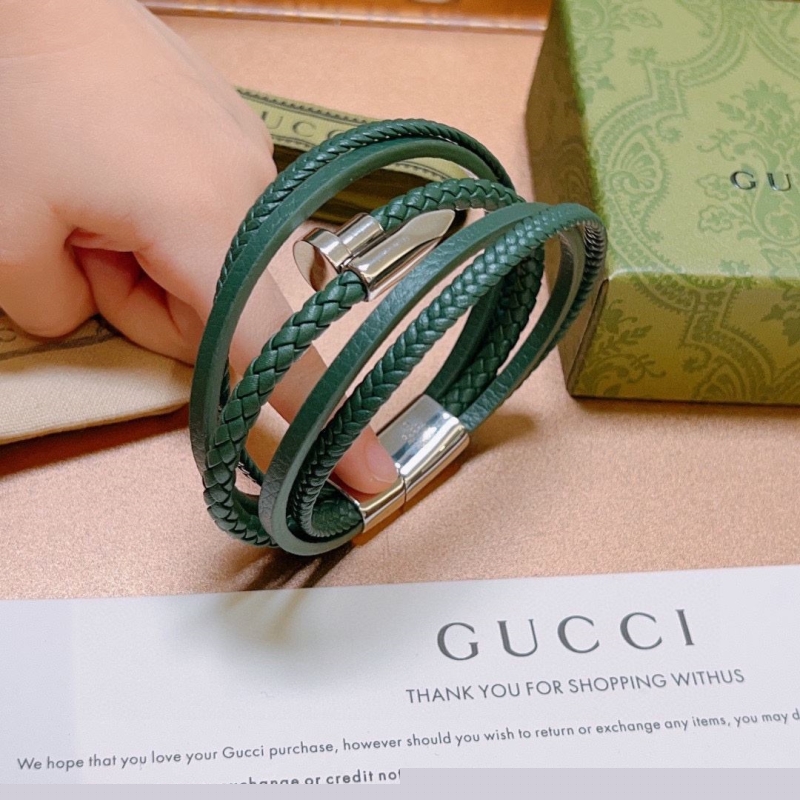 G*u*i bracelets